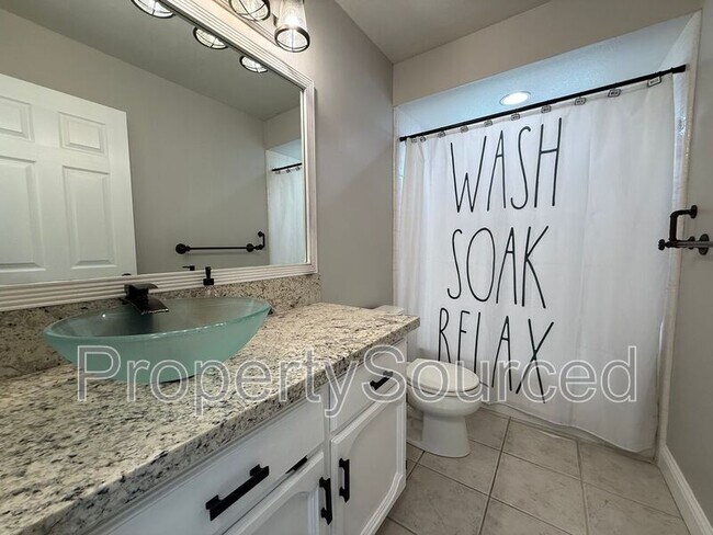 Building Photo - 1351 Aksland Dr