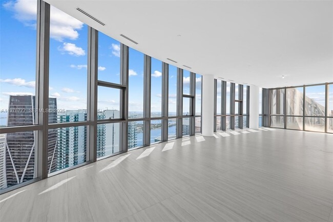 Building Photo - 851 NE 1st Ave