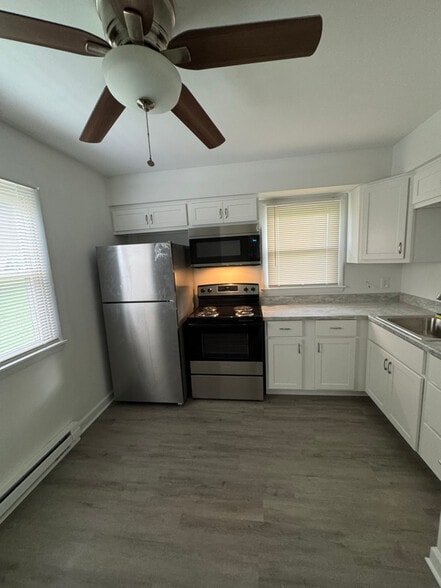 Building Photo - 717 W Oakley Ave