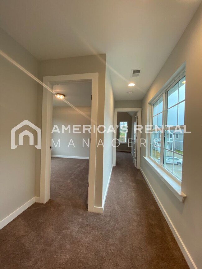 Building Photo - 179 Creek Run Way