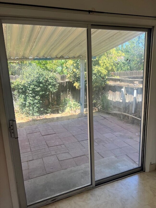 Building Photo - 149-151 N Santa Rita St