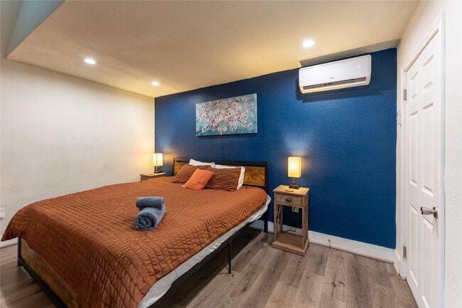 Building Photo - 2010 Caplin St