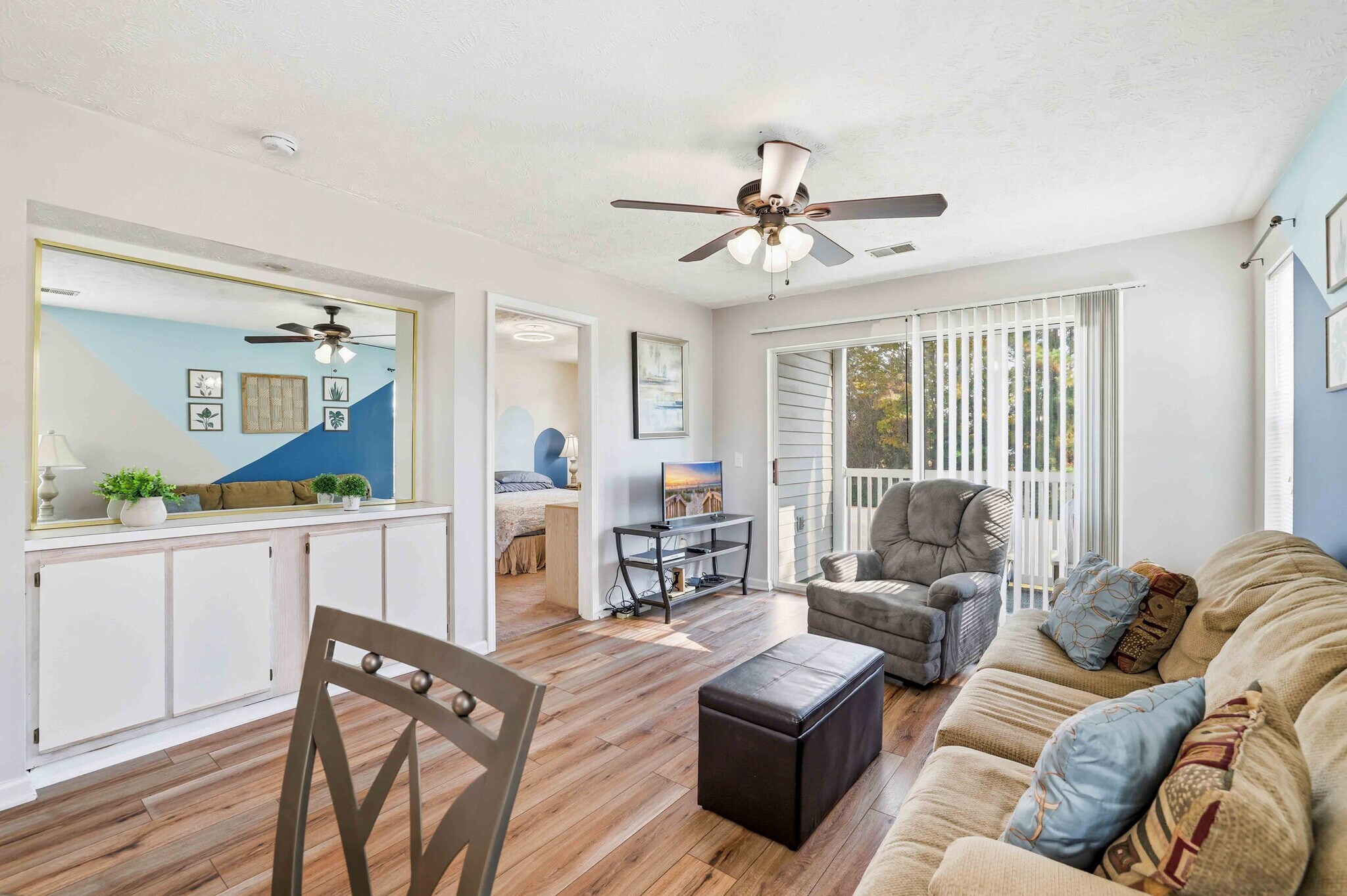 Building Photo - 510 White River Dr