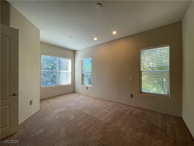 Building Photo - 68 E Serene Ave