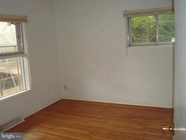 Building Photo - 5 Edgewold Ln