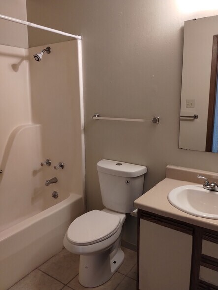 Building Photo - 131 Sandstone Ct