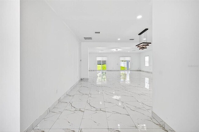 Building Photo - 216 N Glen Arven Ave