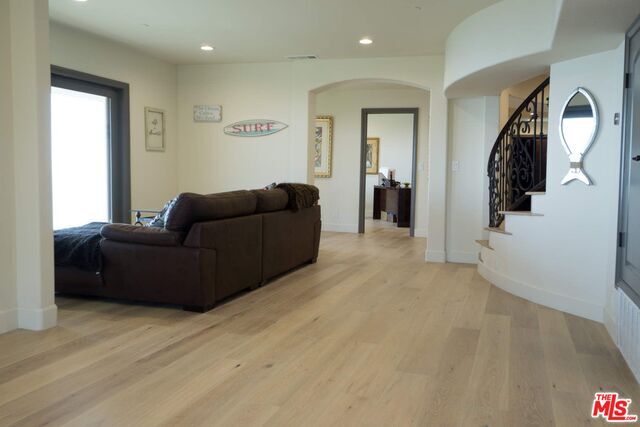 Building Photo - 4400 Encinal Canyon Rd