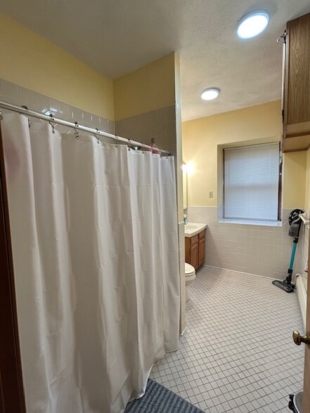 Primary Photo - 30 Cedar St