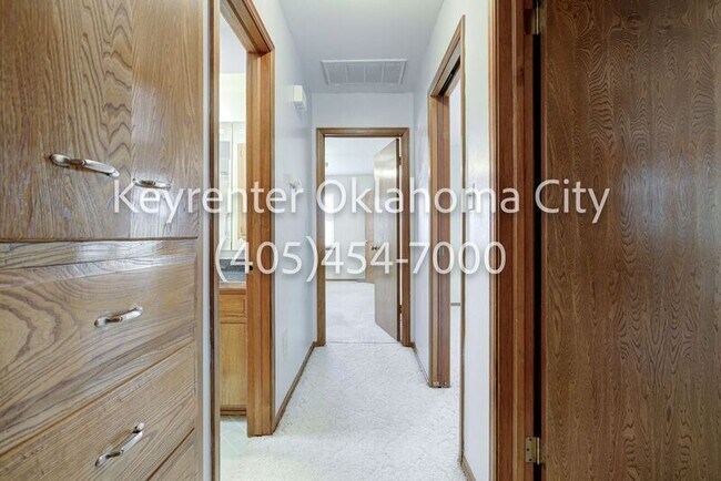 Building Photo - 3632 Sunvalley Dr