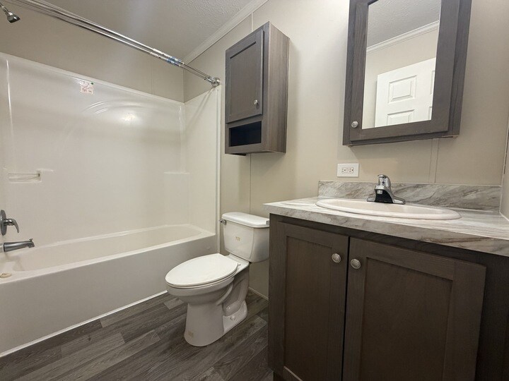 Building Photo - 15974 Villaire Ave