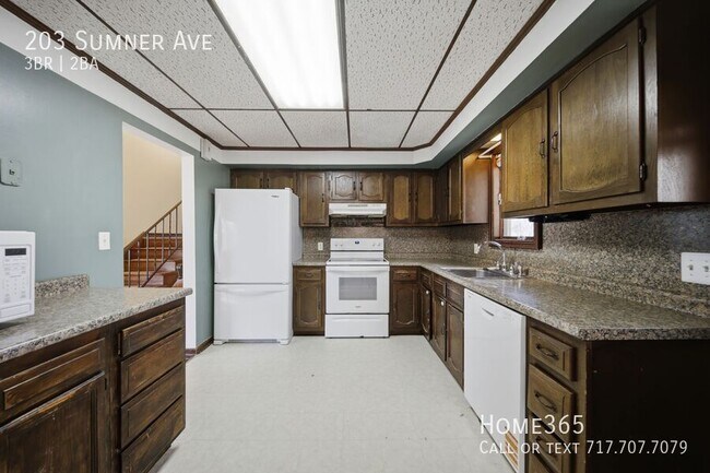 Building Photo - 203 Sumner Ave