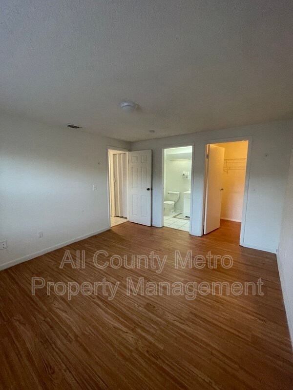 Building Photo - 4932 Sanoma Village