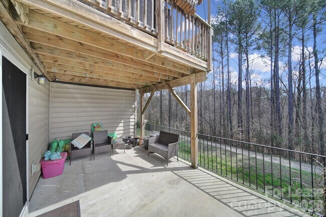 Building Photo - 6710 Carradale Way