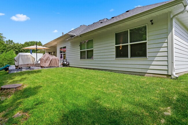 Building Photo - 2404 Baxley Dr