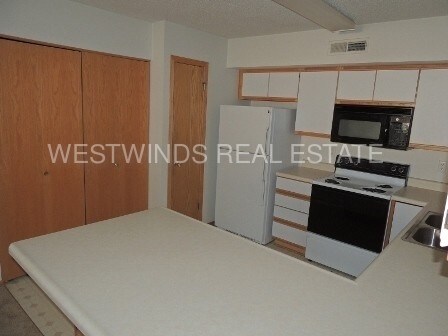 Building Photo - Sublease Available July 1st