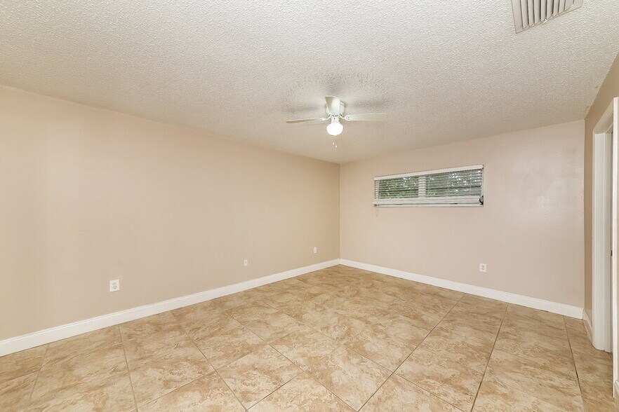 Building Photo - 4208 76th Dr E