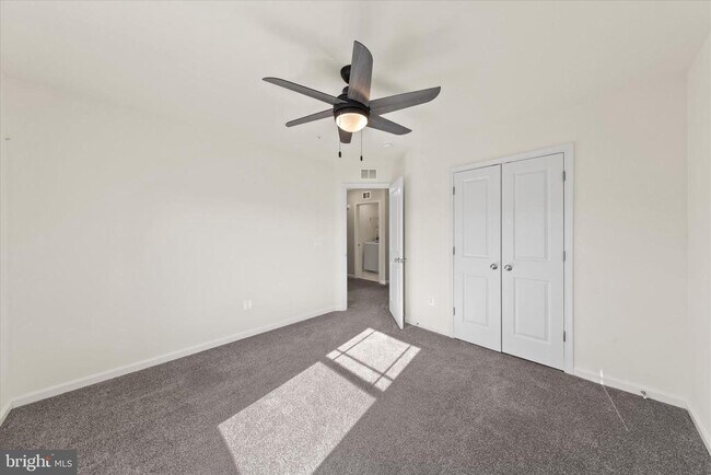 Building Photo - 5559 Trafalgar Cir