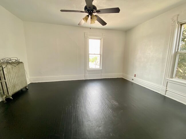 Building Photo - 203 Symphony Way