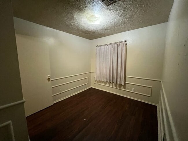 Building Photo - 2605 SE 50th St