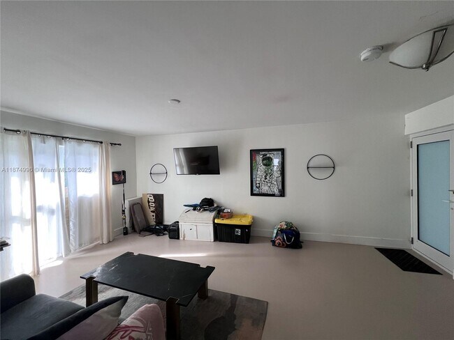 Building Photo - 1033 Lenox Ave.