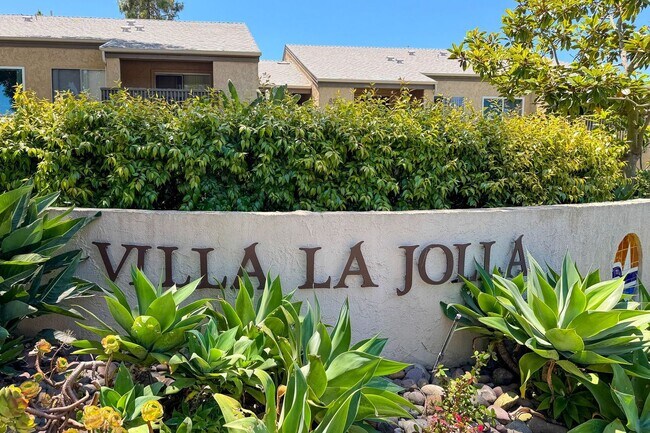 Building Photo - 1 Bedroom, 1 Bathroom Condo in the Villa La Jolla Community