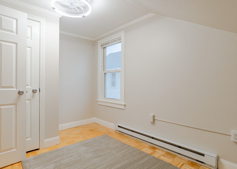 Building Photo - 107 May St