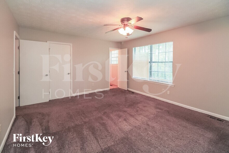 Building Photo - 7210 Buck Creek Dr