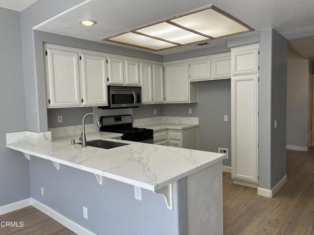 Building Photo - 2141 Triador St