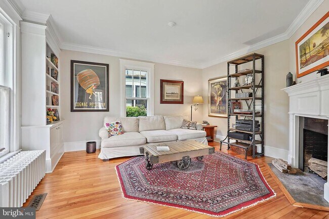 Building Photo - 1503 Russell Rd