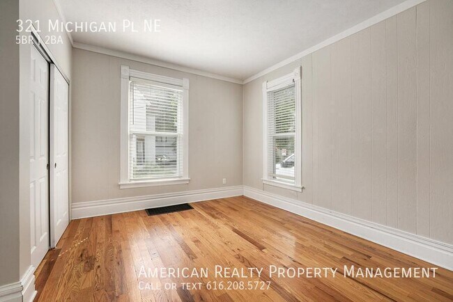 Building Photo - 321 Michigan Pl NE