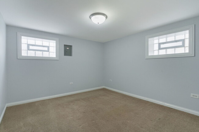 Building Photo - 3519 N Opal Ave