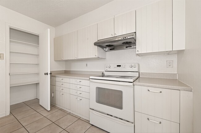 Building Photo - 2803 Fir Crest Ct