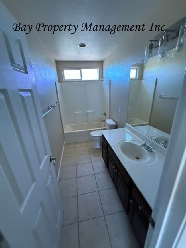 Building Photo - 380 Barolo Cir