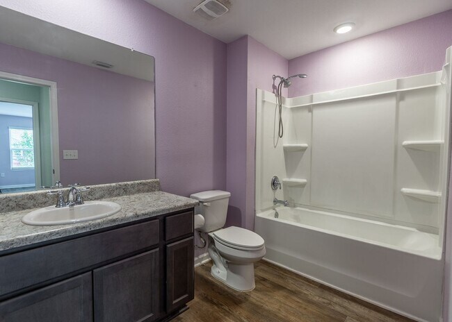 Building Photo - Beautiful 4-bedroom, 2-bath in a Foley neighborhood!