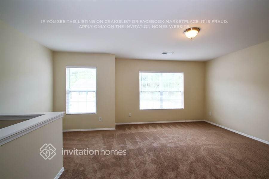 Building Photo - 8825 Chalkstone Rd