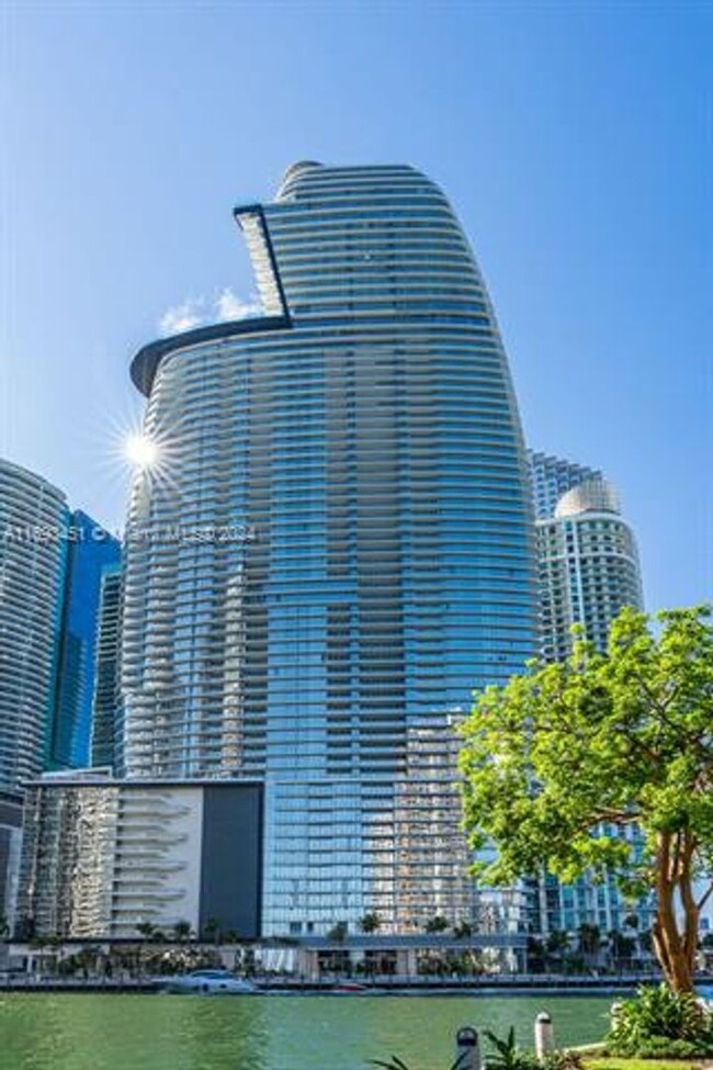 Building Photo - 300 Biscayne Blvd Way