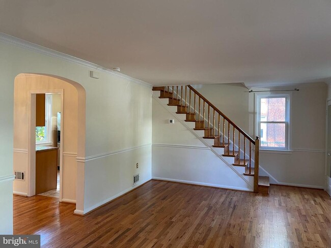 Building Photo - 610 Ritchie Ave