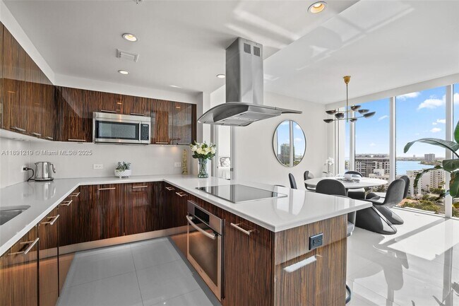Building Photo - 6899 Collins Ave