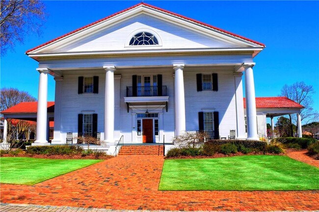 Building Photo - 1845 Sugarloaf Club Dr