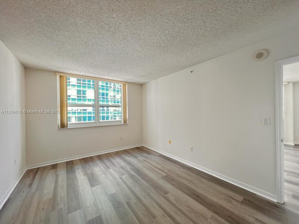 Building Photo - 1155 Brickell Bay Dr
