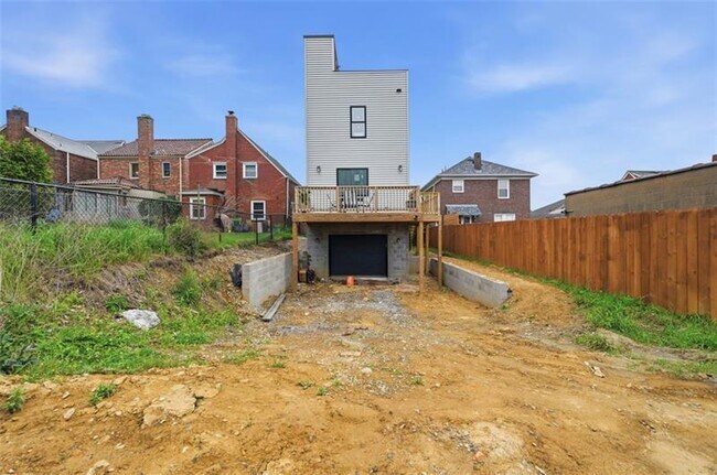 Building Photo - 1361 Hawthorne St