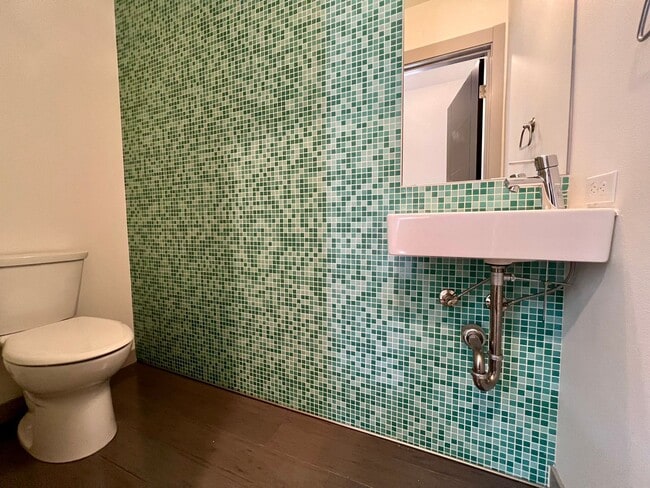 Building Photo - LUXURY ALKI 3 BED TOWNHOME FOR RENT W EXPANSIVE WATER VIEWS!