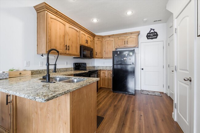Building Photo - 1250 W 2420 S