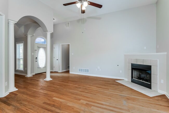 Building Photo - 50 Willow Crest Cove