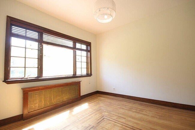 Building Photo - 126 Washington St