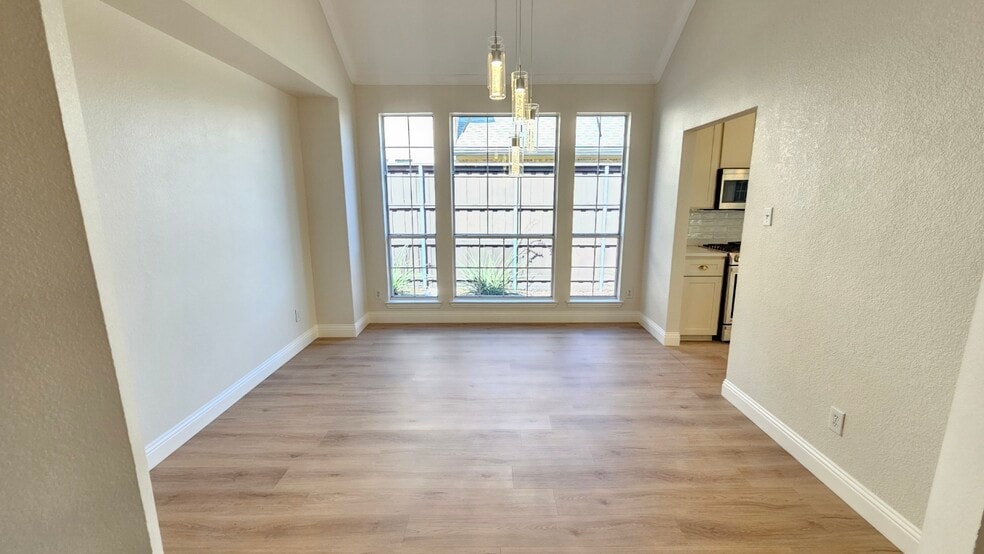 Building Photo - 421 Long Cove Ct