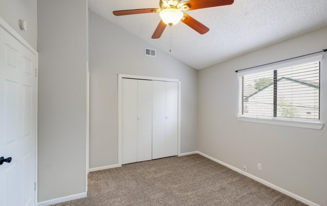 Building Photo - 5806 Rue Royale