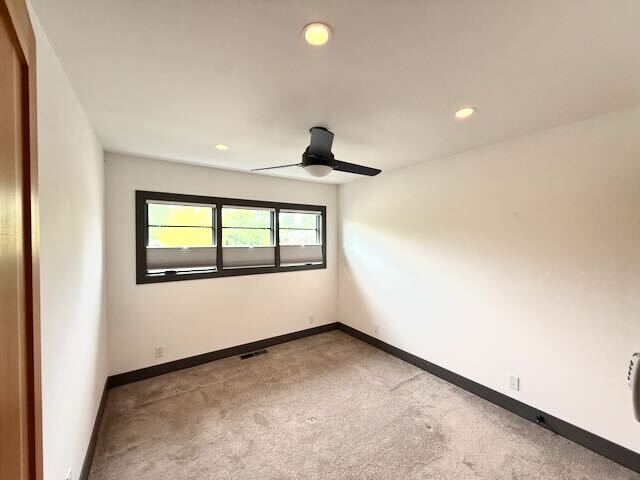 Building Photo - 2594 Roosevelt Ave