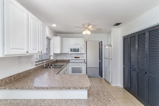 Building Photo - 1292 St Andrews Dr